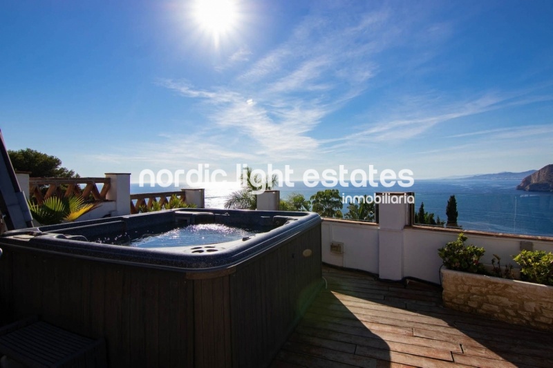 Propiedades similares Espectacular villa sobre la bahía de La Herradura 