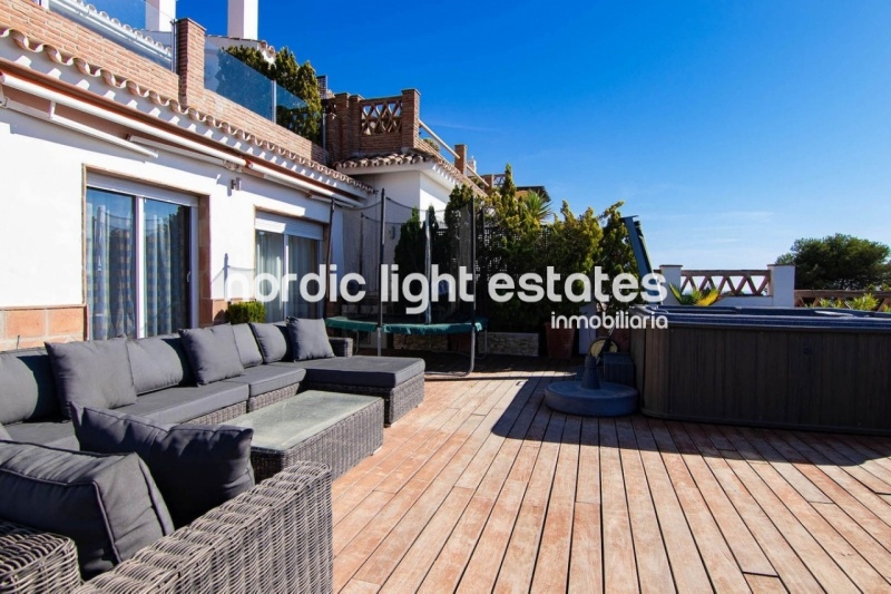 Propiedades similares Espectacular villa sobre la bahía de La Herradura 