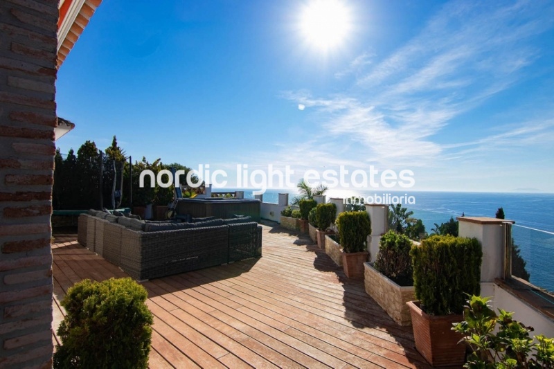 Propiedades similares Espectacular villa sobre la bahía de La Herradura 