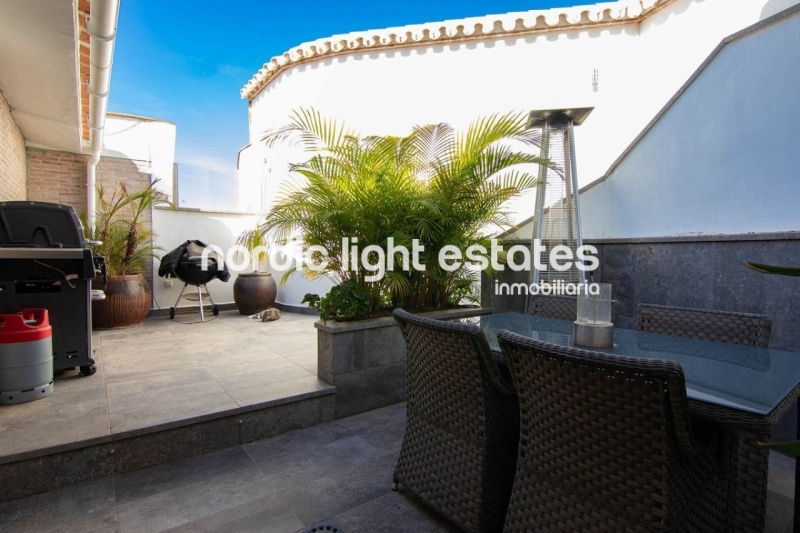 Propiedades similares Espectacular villa sobre la bahía de La Herradura 