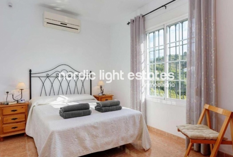 Propiedades similares Encantadora villa de campo entre Nerja y Frigiliana para el invierno 2025/26