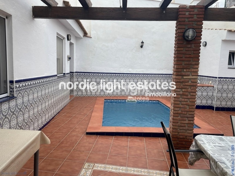 Encantadora casa de dos plantas en Maro (Nerja)