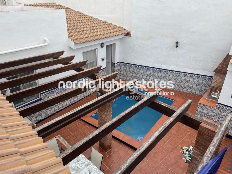 Encantadora casa de dos plantas en Maro (Nerja)