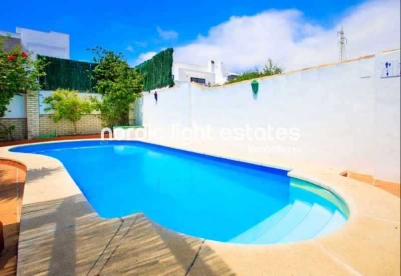 Propiedades similares Elegante villa de 5 dormitorios en Nerja