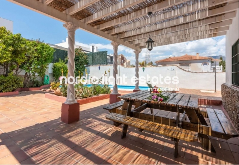 Propiedades similares Elegante villa de 5 dormitorios en Nerja