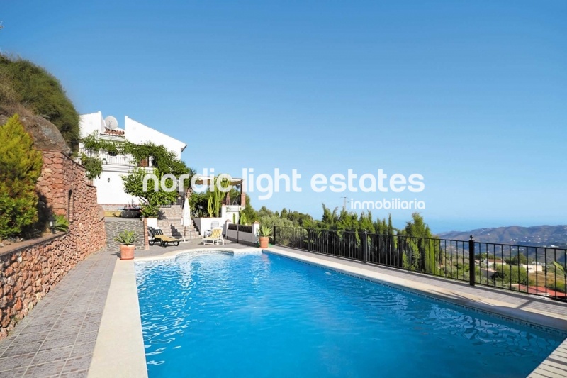 Propiedades similares Exquisita villa 7 dormitorios, 5 baños en Frigiliana