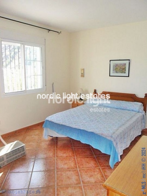Villa de campo de 3 dormitorios y piscina en Arenas