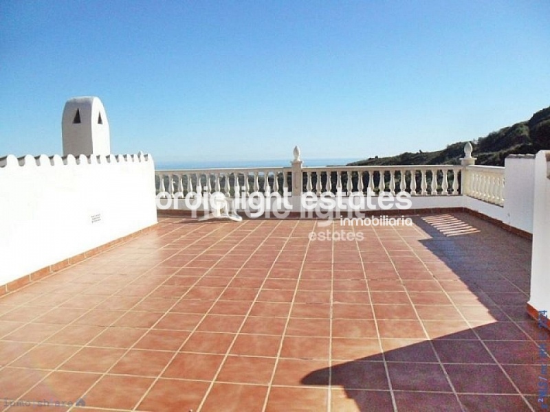 Villa de campo de 3 dormitorios y piscina en Arenas