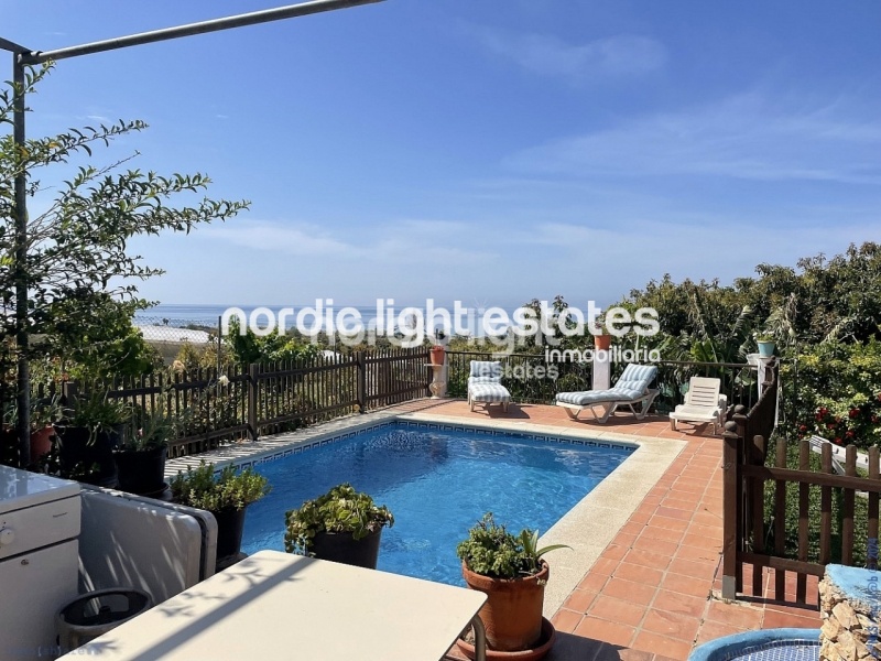 Casa de campo con piscina a tan solo 10 minutos de Nerja