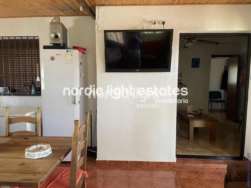 Casa de campo con piscina a tan solo 10 minutos de Nerja