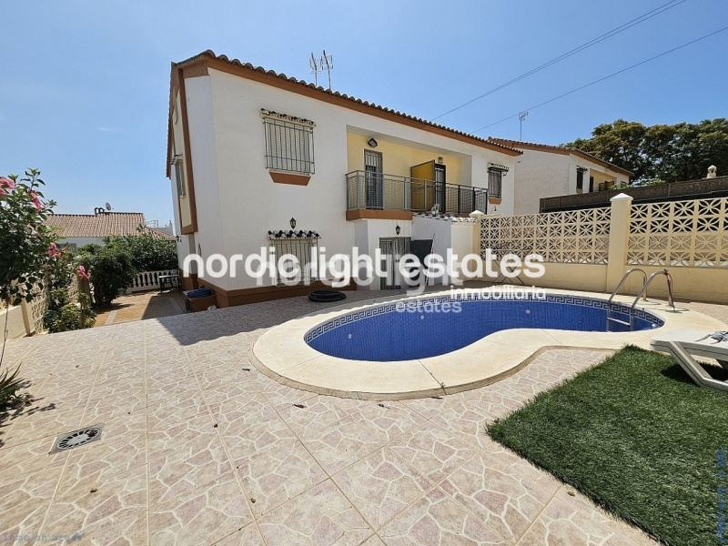 Propiedades similares Casa pareada 5 dormitorios en Torre del Mar 