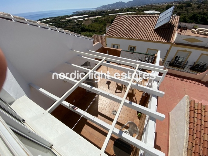 Encantador dúplex 3 dormitorios, 2 baños en Maro (Nerja)