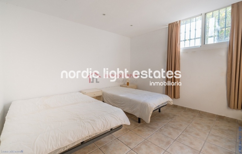 Similar properties Magnificent villa very close to the beach, 5 beds, 4 baths La Herradura