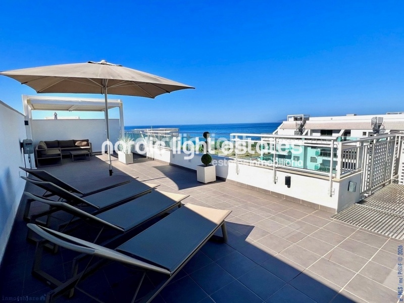 Propiedades similares Elegante ático frente al mar 4 dormitorios Torrox Costa