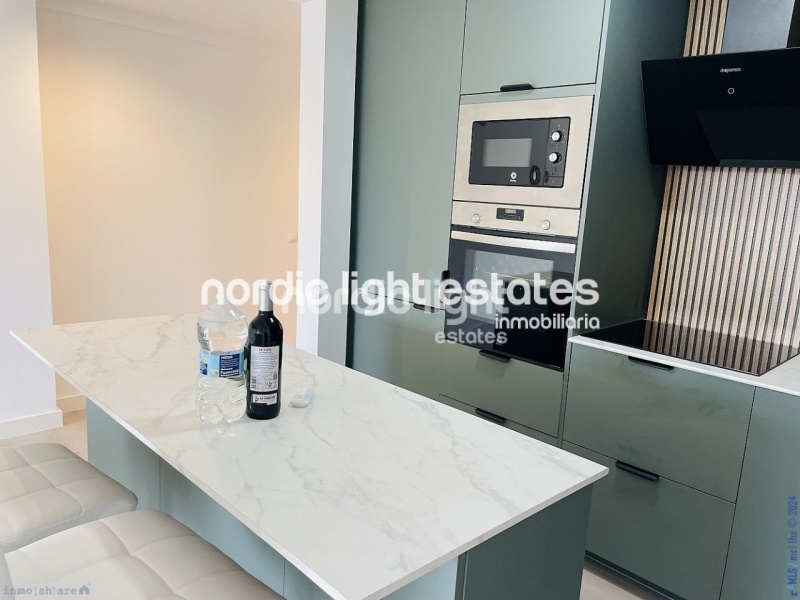 Impresionante apartamento con vistas panorámicas al mar en Nerja 