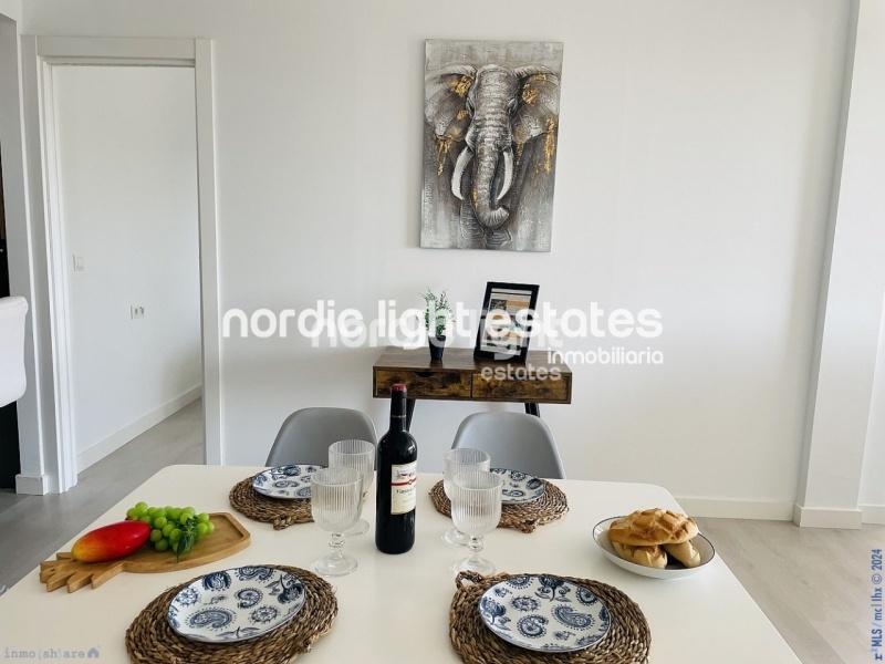 Impresionante apartamento con vistas panorámicas al mar en Nerja 