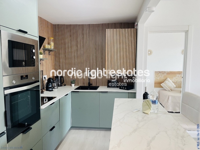 Impresionante apartamento con vistas panorámicas al mar en Nerja 