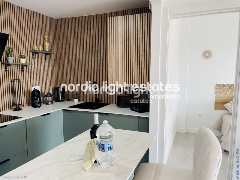 Impresionante apartamento con vistas panorámicas al mar en Nerja 