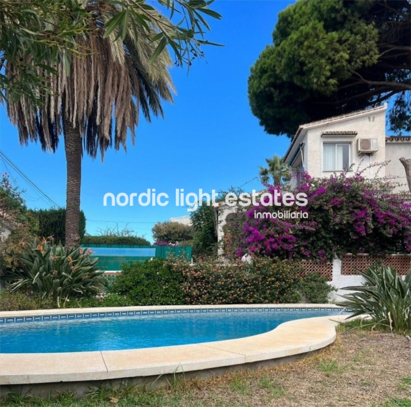 Moderna villa independiente en Caleta de Vélez