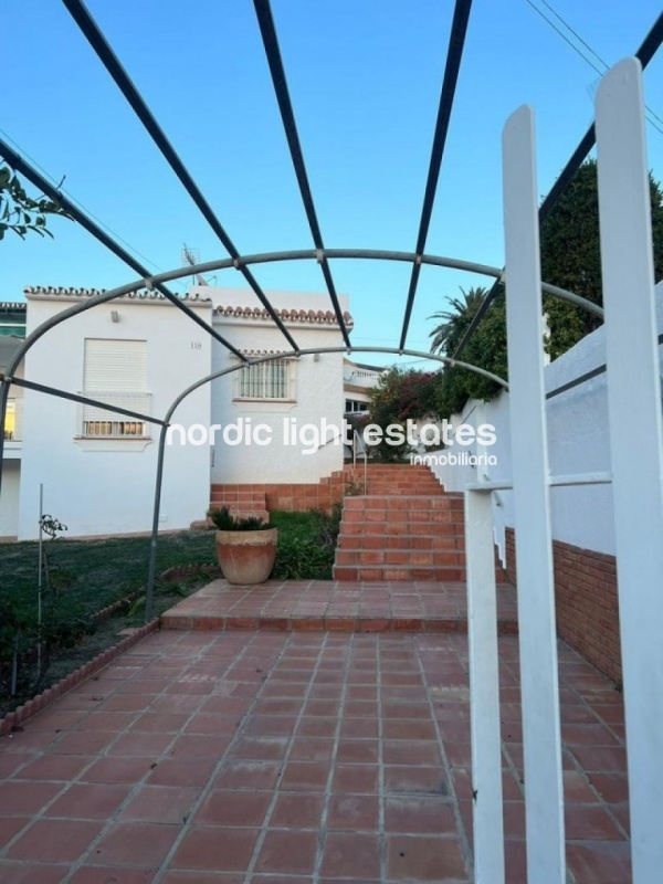 Moderna villa independiente en Caleta de Vélez