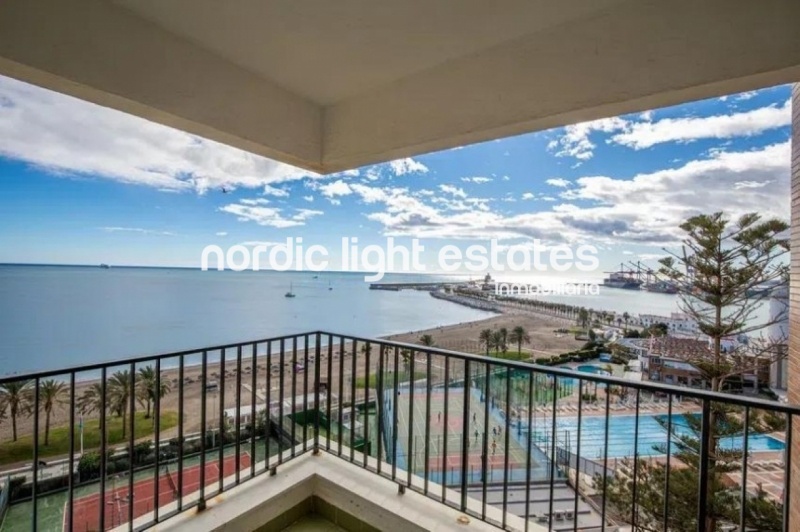 Estupendo apartamento frente al mar 4 dormitorios en Málaga