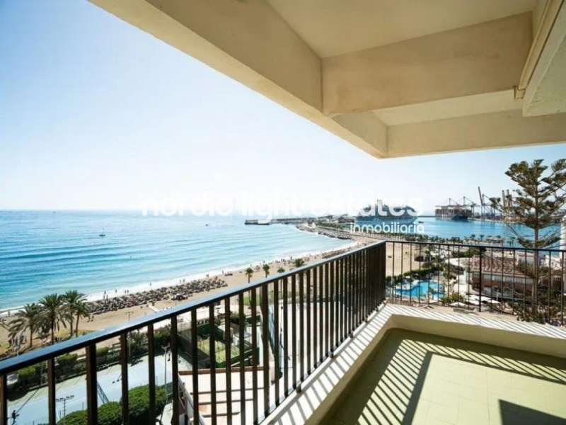 Estupendo apartamento frente al mar 4 dormitorios en Málaga