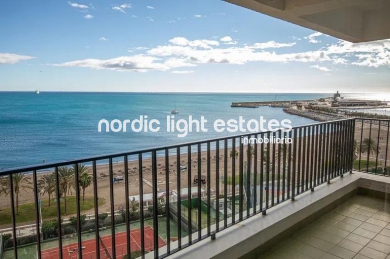 Estupendo apartamento frente al mar 4 dormitorios en Málaga