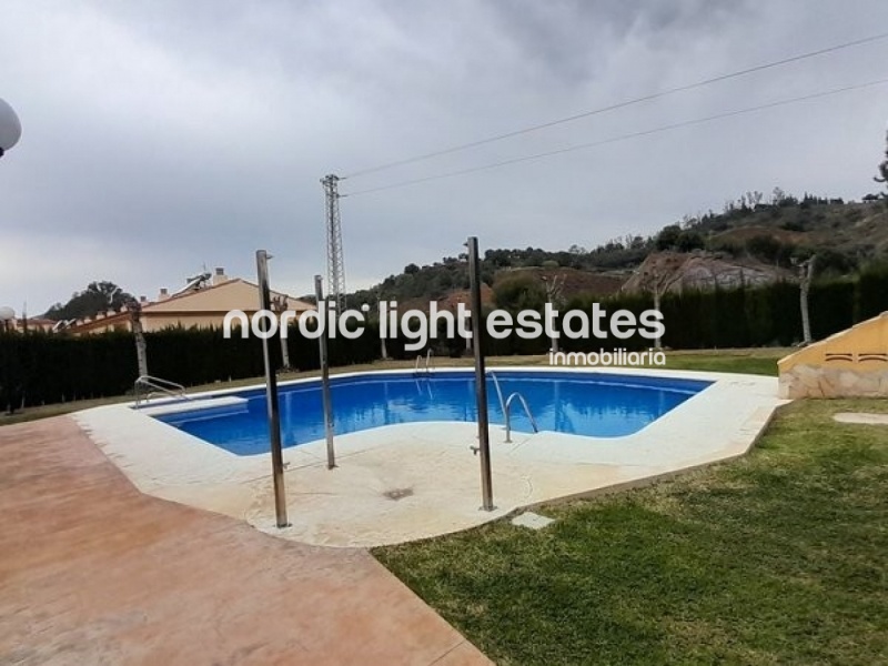 Linda casa adosada a solo 300 metros de la playa en Chilches Costa