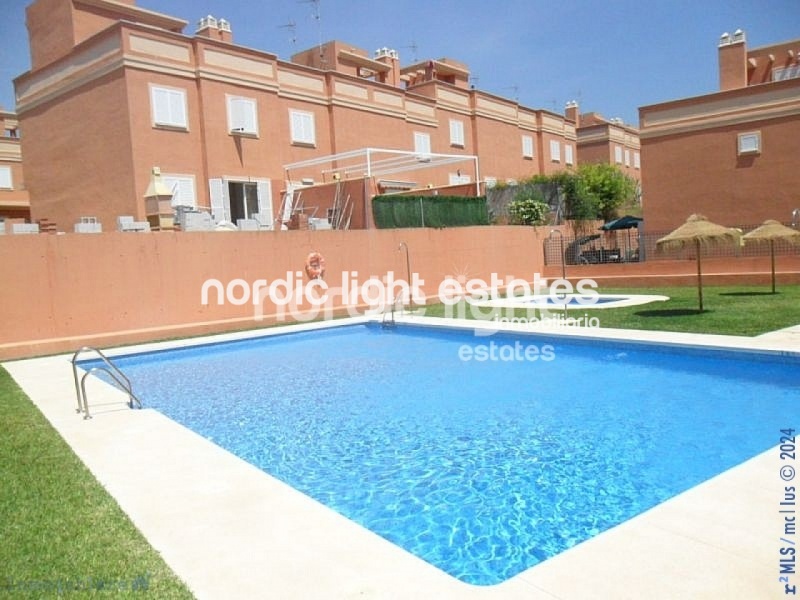 Amazing semi-detached house with lots of outside space in Benajarafe 