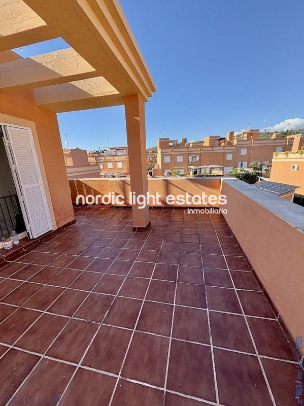 Amazing semi-detached house with lots of outside space in Benajarafe 