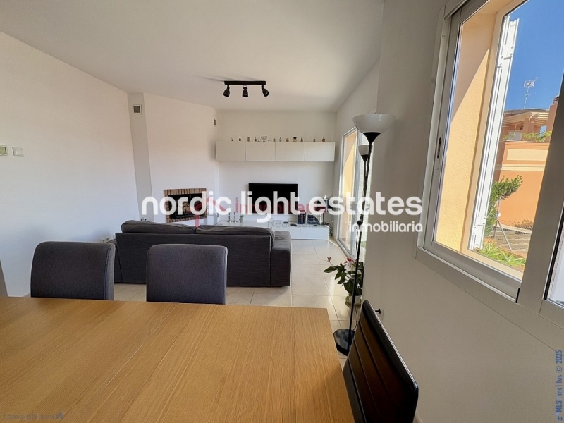 Amazing semi-detached house with lots of outside space in Benajarafe 