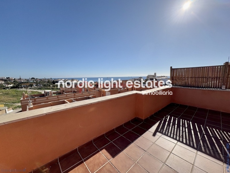Amazing semi-detached house with lots of outside space in Benajarafe 