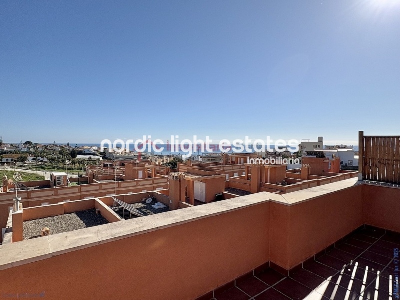 Amazing semi-detached house with lots of outside space in Benajarafe 