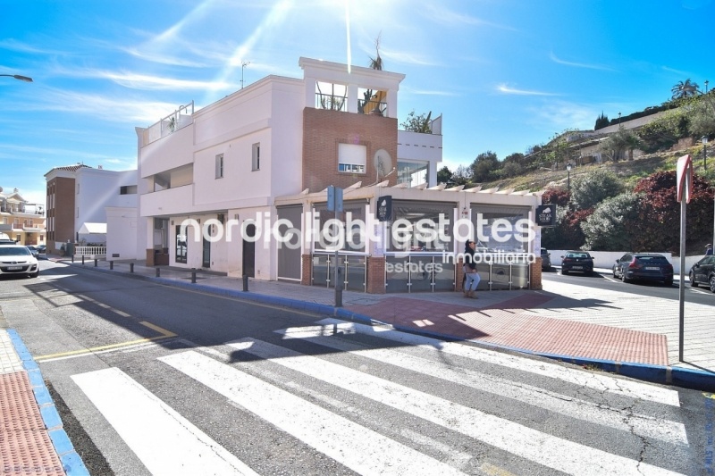 Apartamento en segunda linea de la famosa playa Burriana en Nerja