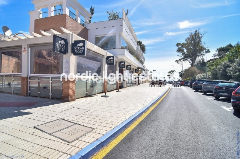 Apartamento en segunda linea de la famosa playa Burriana en Nerja