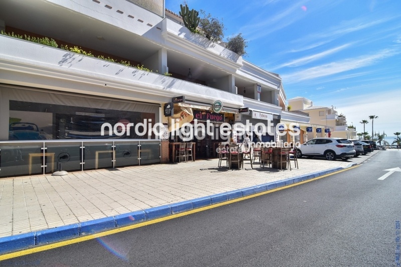 Apartamento en segunda linea de la famosa playa Burriana en Nerja