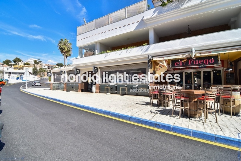 Apartamento en segunda linea de la famosa playa Burriana en Nerja