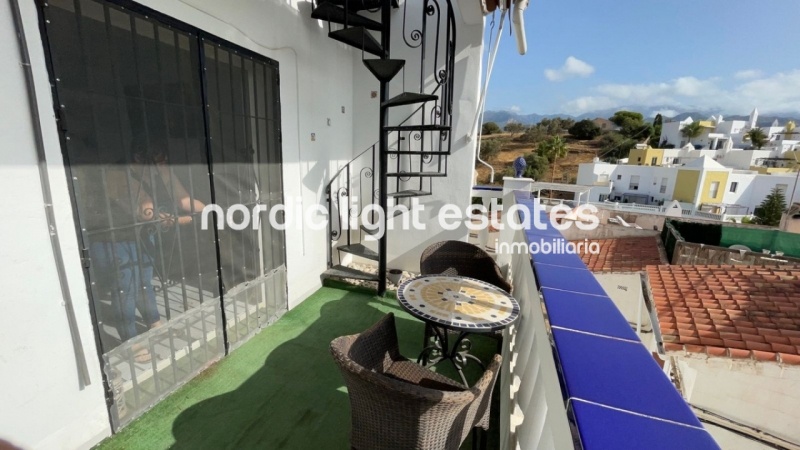 Fantastica casa en Punta Lara, Nerja con estudio