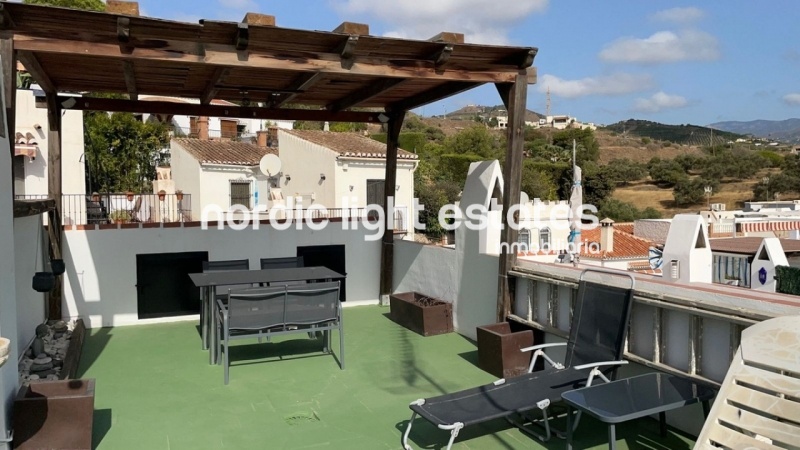 Fantastica casa en Punta Lara, Nerja con estudio