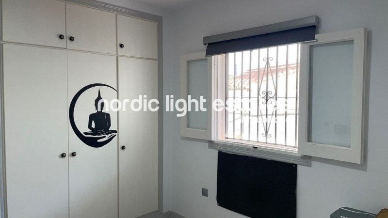 Fantastica casa en Punta Lara, Nerja con estudio