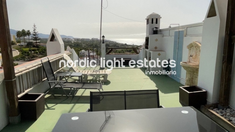 Fantastica casa en Punta Lara, Nerja con estudio