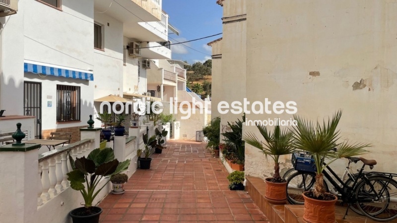 Fantastica casa en Punta Lara, Nerja con estudio