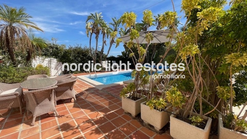 Espectacular villa independiente en urb. Alhambra, Nerja