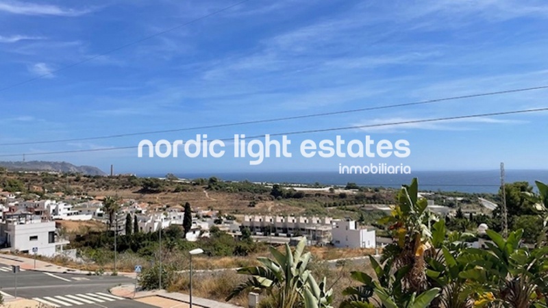 Espectacular villa independiente en urb. Alhambra, Nerja