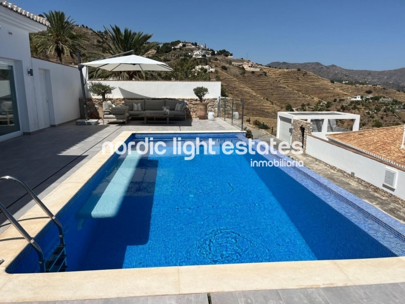 Moderna villa de sueño en Almuñécar