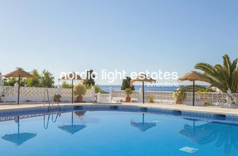 Apartamento con vistas panorámicas al mar en Nerja