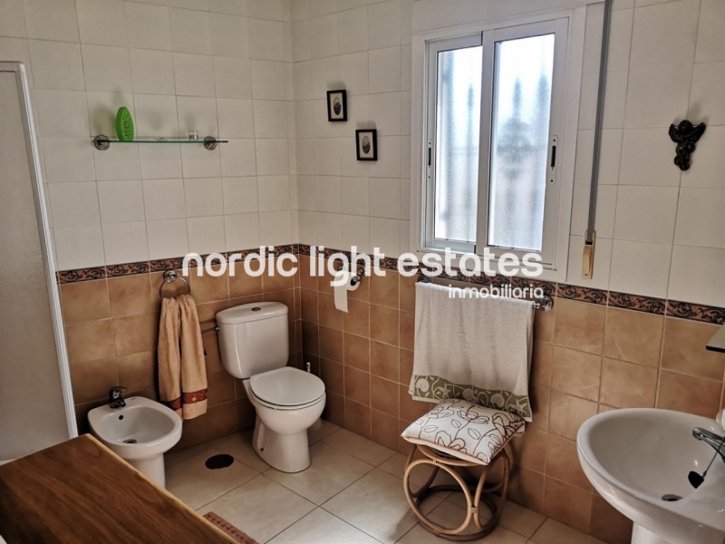 Good sized villa with pool and sea views in Torrox Costa