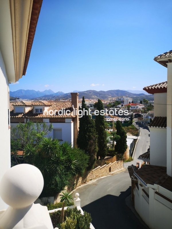 Good sized villa with pool and sea views in Torrox Costa