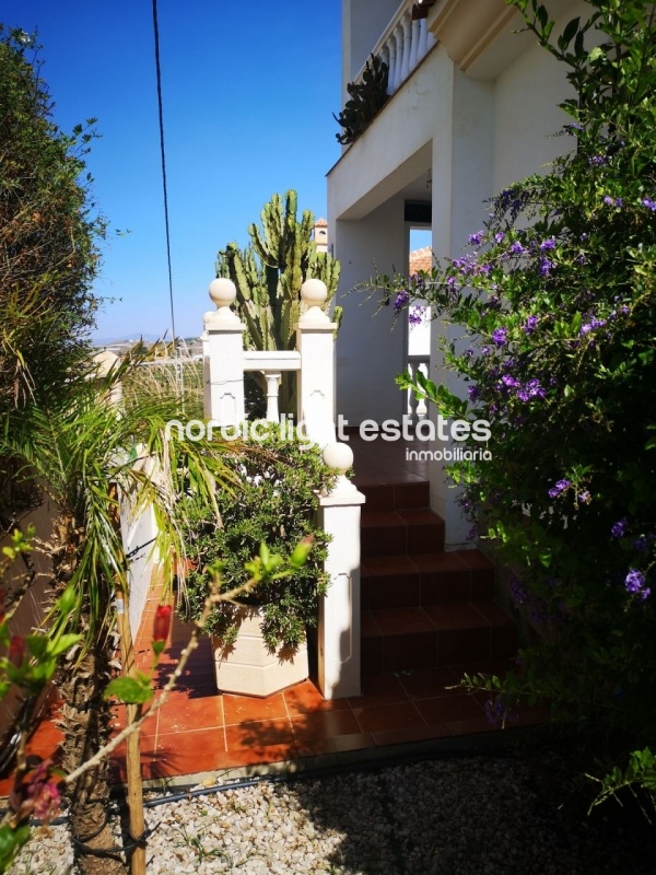 Good sized villa with pool and sea views in Torrox Costa