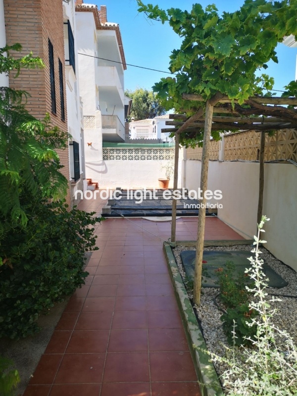 Good sized villa with pool and sea views in Torrox Costa
